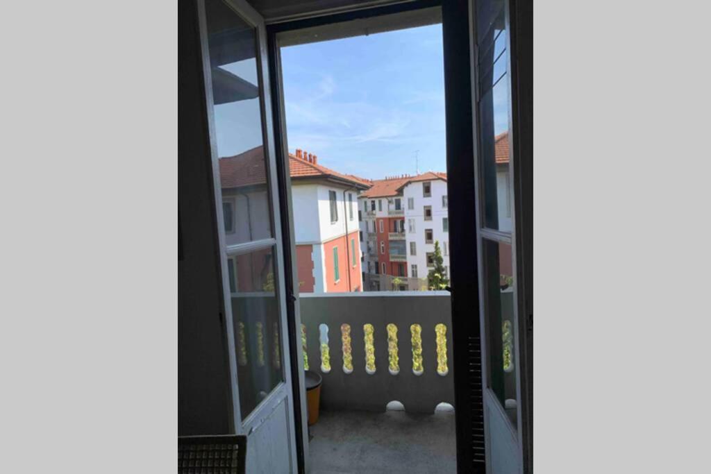 Appartamento Splendido Con Tutti Servizi In Zona Navigli Mailand Exterior foto
